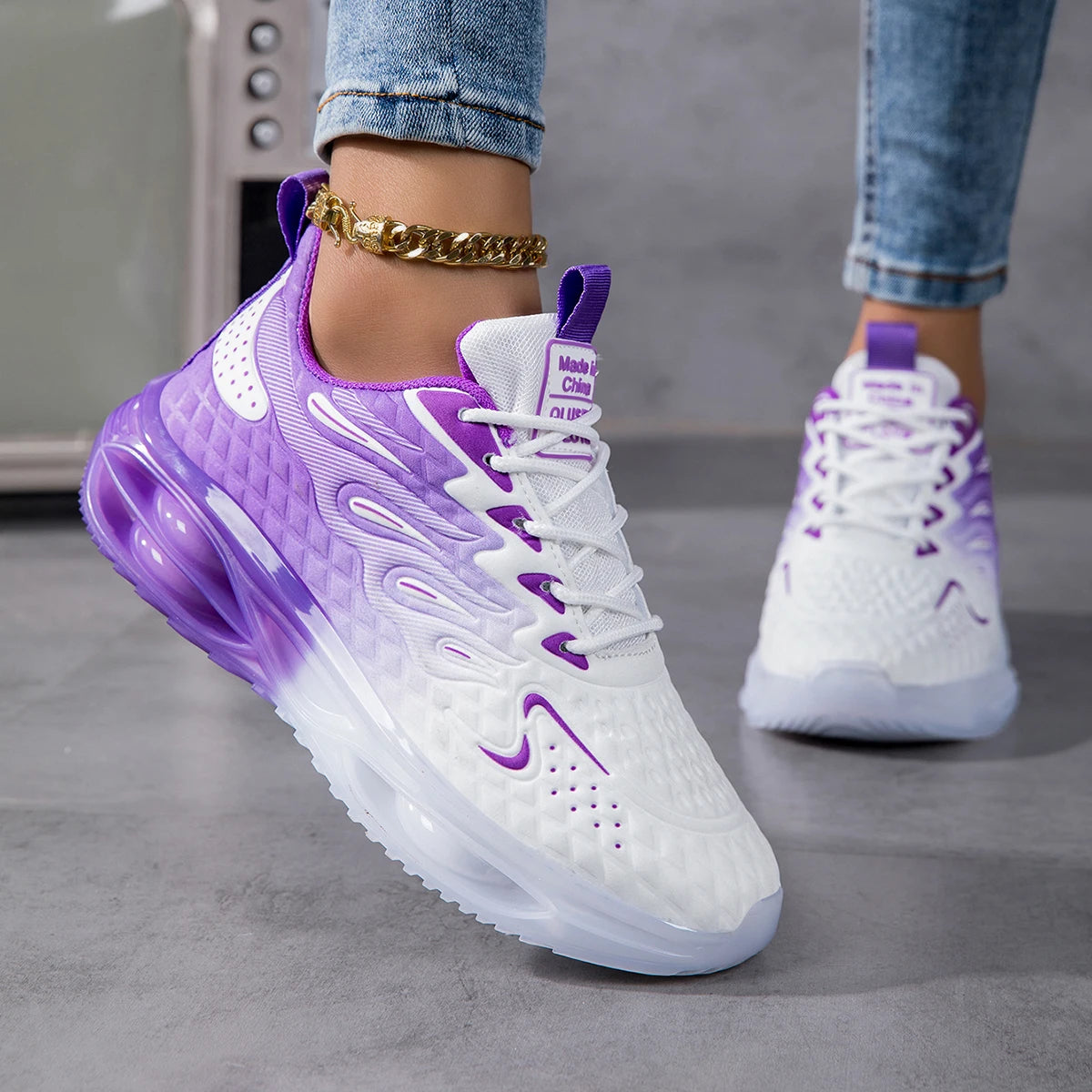 Unisex Breathable Mesh Running Shoes With Lightweight Air Cushion