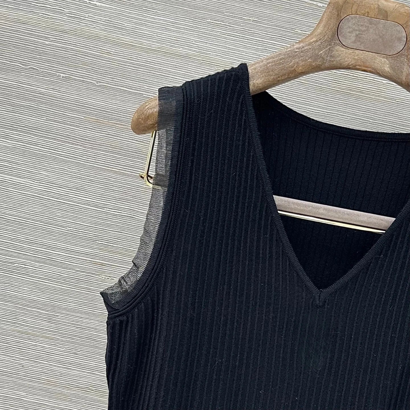 Womens Sleeveless Knit V Neck Top Casual Summer Fashion